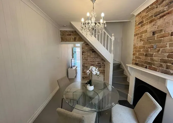 Stunning Central Townhouse\'S